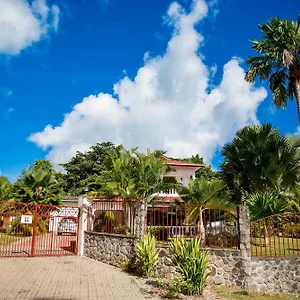 The Orchard *** Grand Anse (Mahe)